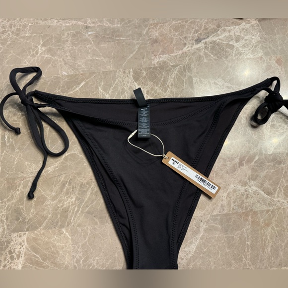 SKIMS SIGNATURE SWIM
DIPPED TIE BOTTOM - Picture 5 of 9